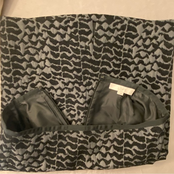 Loft winter pencil skirt. - Picture 3 of 5